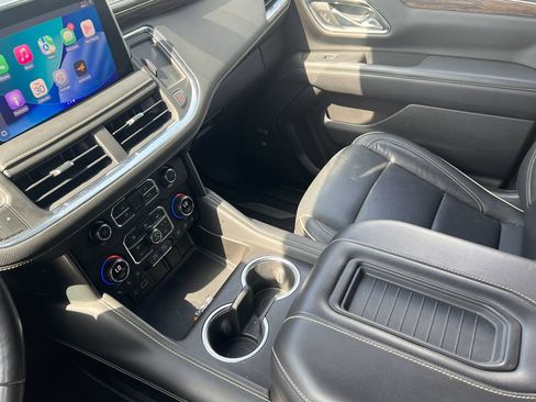 Used 2021 Chevrolet Suburban Premier AWD/4WD image 24