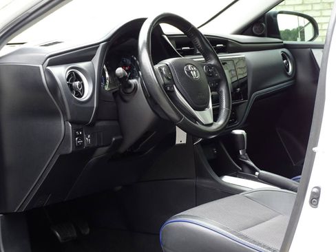 Used 2019 Toyota Corolla SE FWD image 12