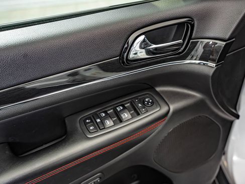 Used 2019 Jeep Grand Cherokee Trailhawk AWD/4WD image 19