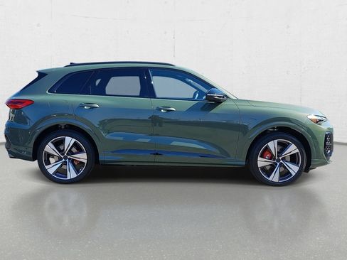 New 2026 Audi SQ5 Premium Plus AWD/4WD image 4