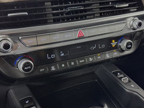 Used 2020 Kia Telluride SX image 16