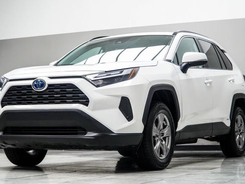 Used 2024 Toyota RAV4 XLE image 8