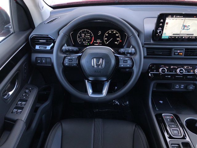 Certified 2024 Honda Pilot Touring image 8