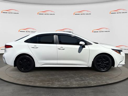 Used 2024 Toyota Corolla LE FWD image 6