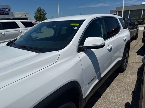 Used 2021 GMC Acadia SLE w/ LPO, Floor Liner Package AWD/4WD image 16