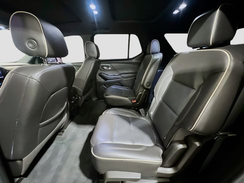 Used 2022 Chevrolet Traverse Premier w/ Redline Edition image 17