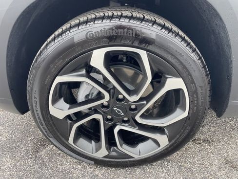 Used 2025 Chevrolet Trax RS w/ Driver Confidence Package image 40