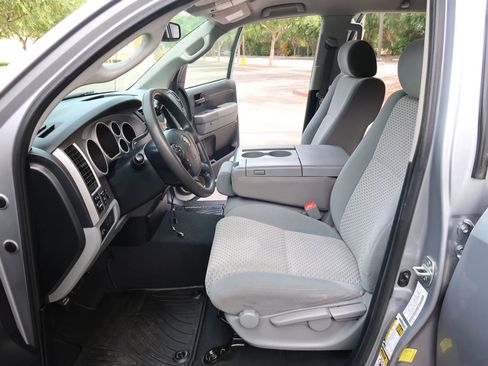 Used 2012 Toyota Tundra 4x4 Double Cab w/ Tow Pkg image 21