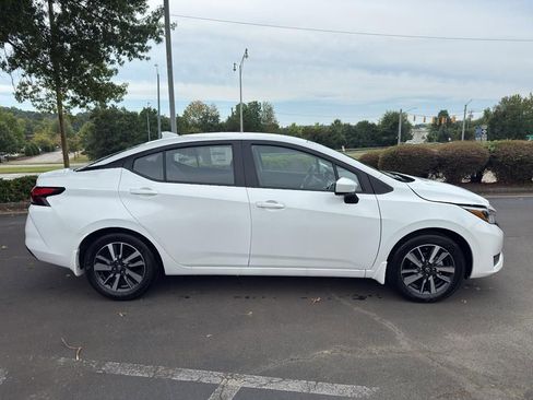 New 2025 Nissan Versa SV image 8