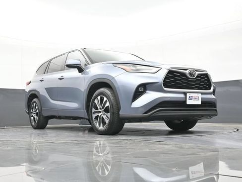 Used 2021 Toyota Highlander XLE FWD image 52
