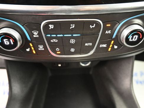 Used 2020 Chevrolet Traverse LT AWD/4WD image 16