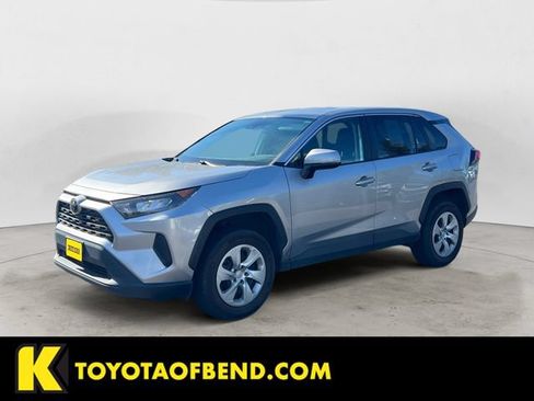 Used 2022 Toyota RAV4 LE AWD/4WD image 1
