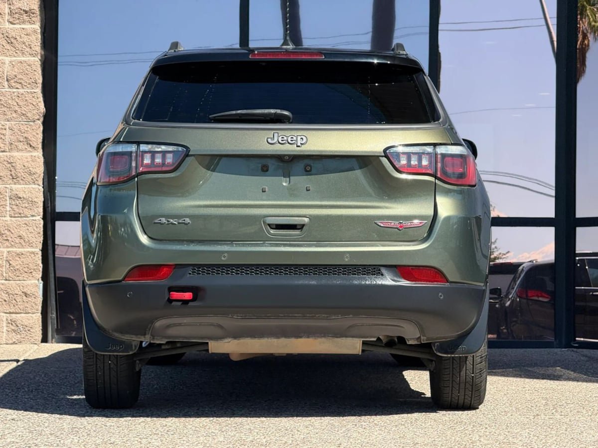 Used 2017 Jeep Compass Trailhawk AWD/4WD image 10