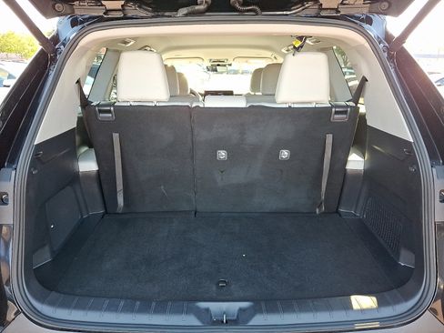 Certified 2025 Toyota Grand Highlander AWD image 29