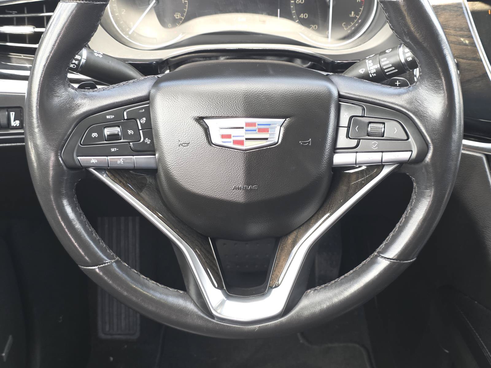 Certified 2023 Cadillac XT6 Premium Luxury FWD image 15