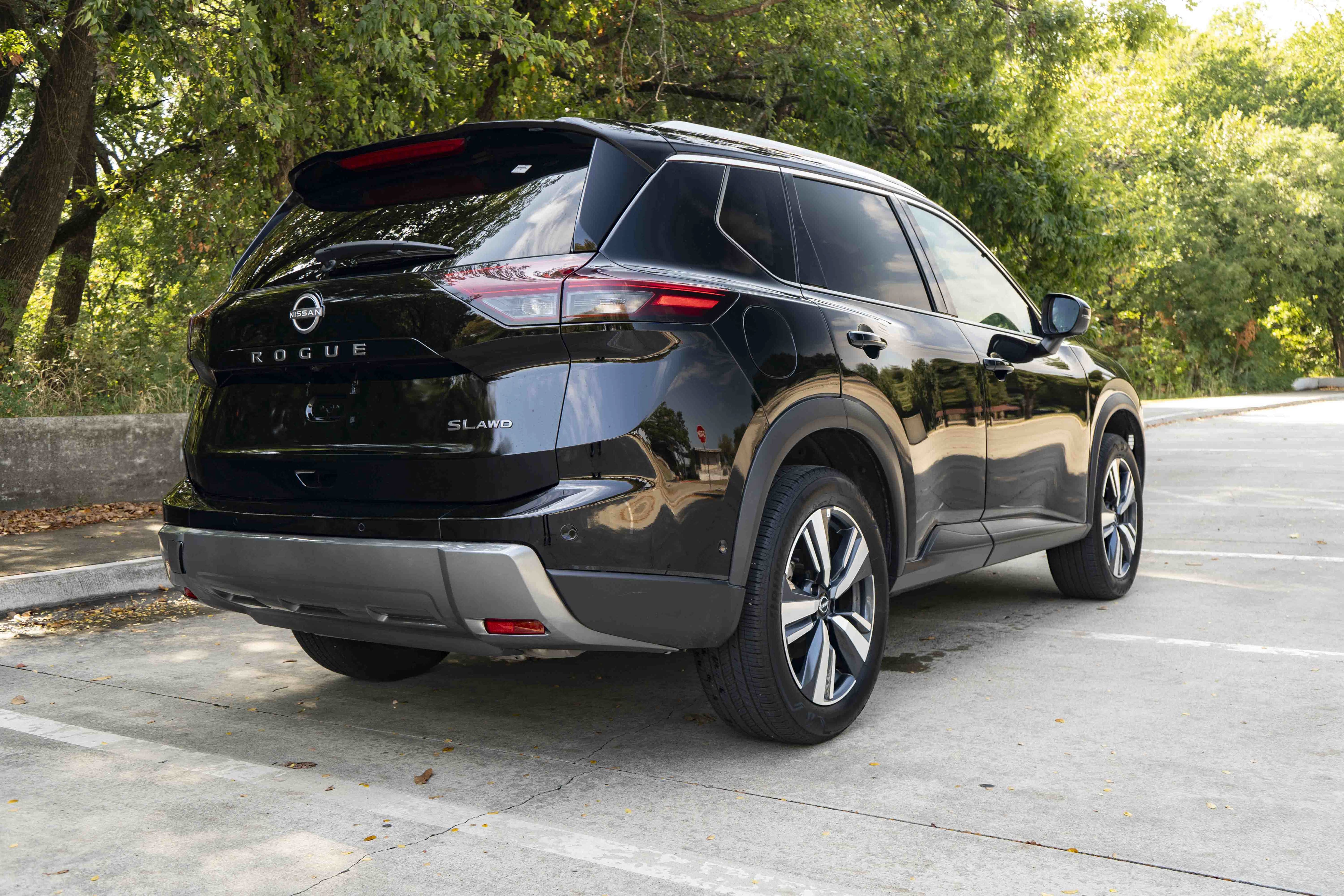 Used 2026 Nissan Rogue SL AWD/4WD image 5
