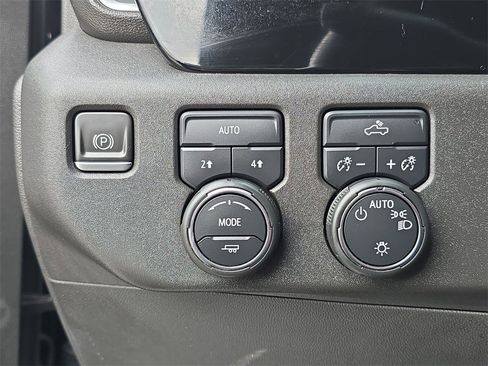 Certified 2023 Chevrolet Silverado 1500 LT image 18