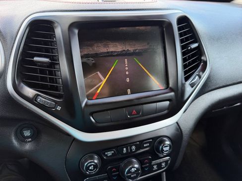 Used 2015 Jeep Cherokee Trailhawk w/ Comfort/Convenience Group AWD/4WD image 26