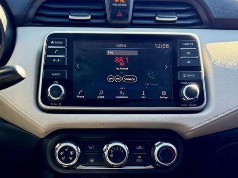 Used 2021 Nissan Versa SV image 15