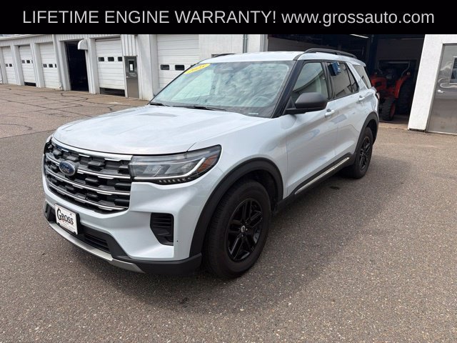 Used 2025 Ford Explorer Active AWD/4WD image 4