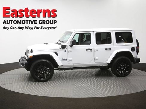 Used 2025 Jeep Wrangler Unlimited Sahara w/ Safety Group AWD/4WD image 60