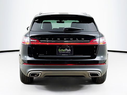 Used 2022 Lincoln Nautilus FWD w/ Premium Package image 7