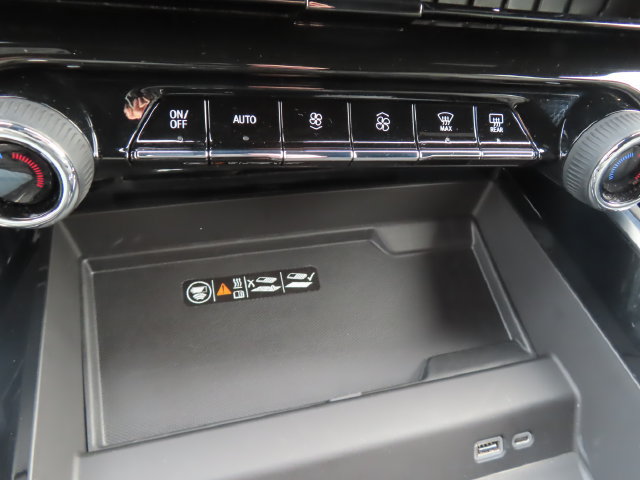 Certified 2026 Chevrolet Suburban LT w/ Comfort Package AWD/4WD image 34