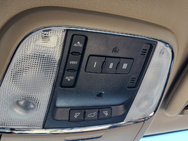 Used 2018 Jeep Grand Cherokee Limited AWD/4WD image 13