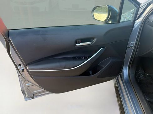 Used 2025 Toyota Corolla SE w/ SE Premium Package FWD image 19