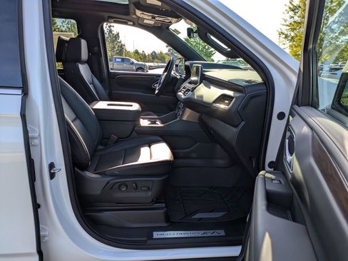 Used 2024 Chevrolet Tahoe High Country w/ Advanced Technology Package AWD/4WD image 37