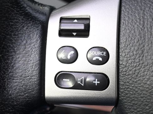 Used 2008 Nissan Versa Hatchback w/ Convenience Pkg FWD image 29