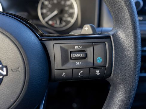 Used 2023 Nissan Rogue SV image 23