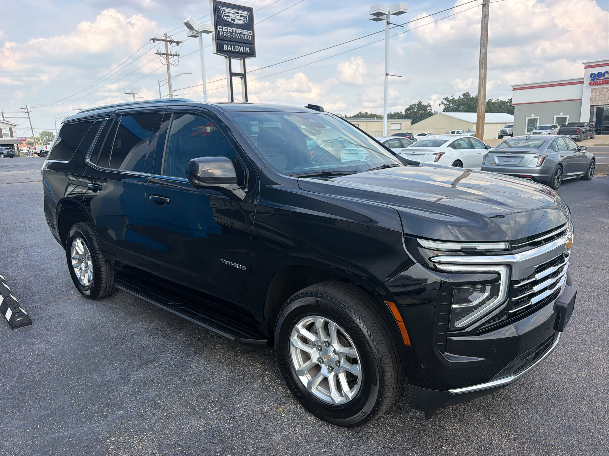 Used 2025 Chevrolet Tahoe LT AWD/4WD image 4