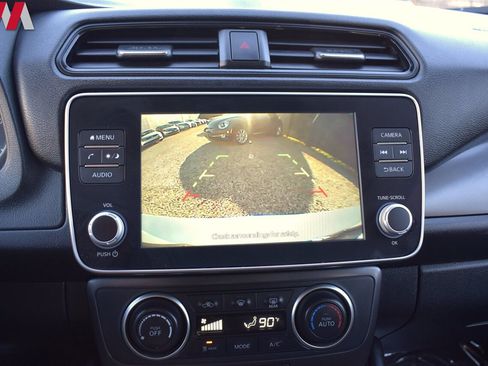 Used 2022 Nissan Leaf S image 18