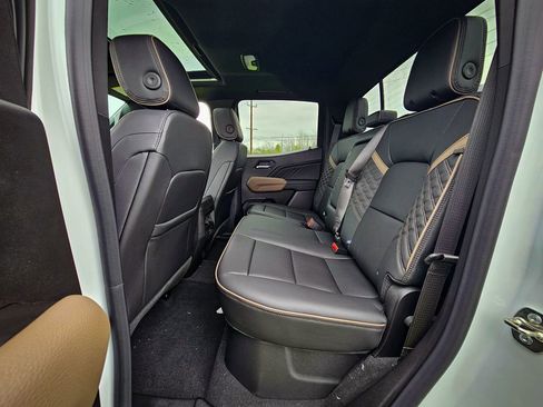 New 2026 GMC Canyon Denali AWD/4WD image 35