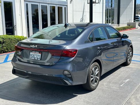 Used 2023 Kia Forte LXS FWD image 8