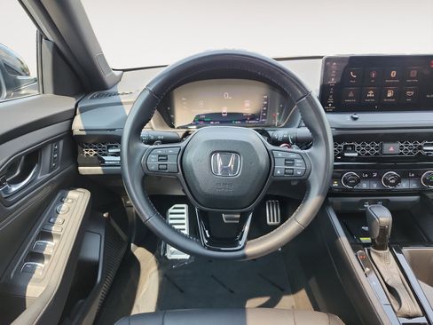 Used 2025 Honda Accord Sport image 13
