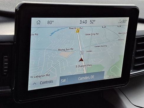 Used 2022 Ford Explorer XLT w/ Equipment Group 202A image 18