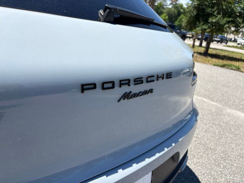 Used 2018 Porsche Macan AWD/4WD image 26