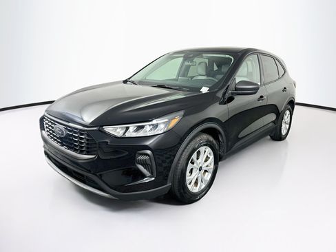 Used 2025 Ford Escape Active FWD image 3