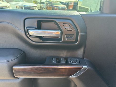Used 2019 GMC Sierra 1500 SLT w/ SLT Premium Plus Package AWD/4WD image 11