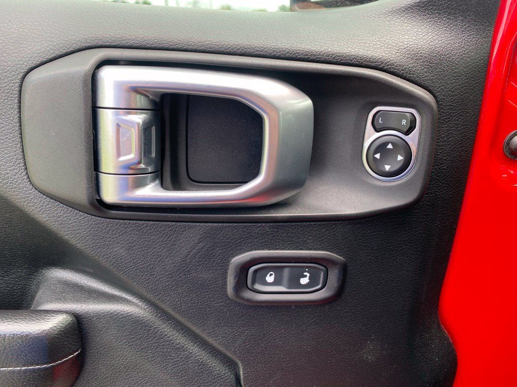 Used 2020 Jeep Gladiator Rubicon AWD/4WD image 13