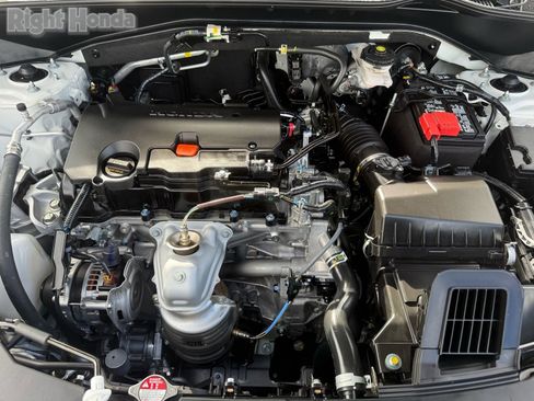 Used 2024 Honda HR-V Sport image 31