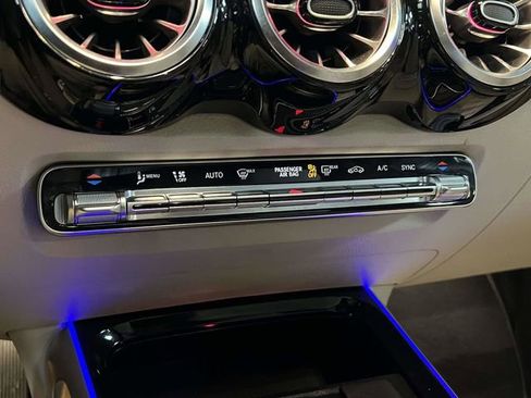 Certified 2022 Mercedes-Benz GLB 250 4MATIC image 29