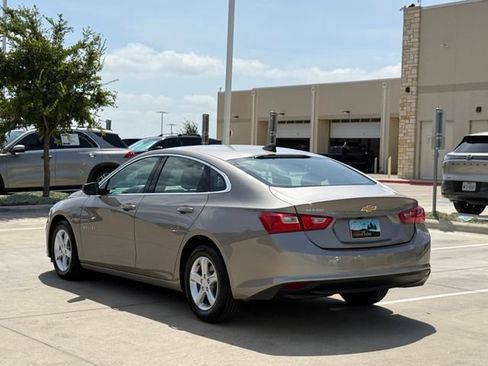 Used 2024 Chevrolet Malibu LS FWD image 4
