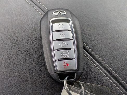 Used 2022 INFINITI QX60 Sensory w/ Cargo Package image 31