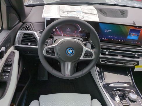 New 2026 BMW X5 xDrive50e w/ Executive Package image 14
