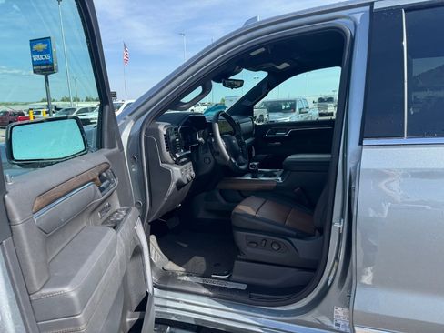 New 2026 Chevrolet Silverado 1500 High Country w/ Technology Package AWD/4WD image 9