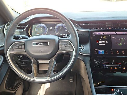 Used 2025 Jeep Grand Cherokee L Limited w/ Black Appearance Package RWD image 14