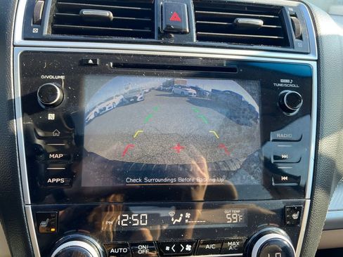 Used 2018 Subaru Outback 2.5i Premium image 15